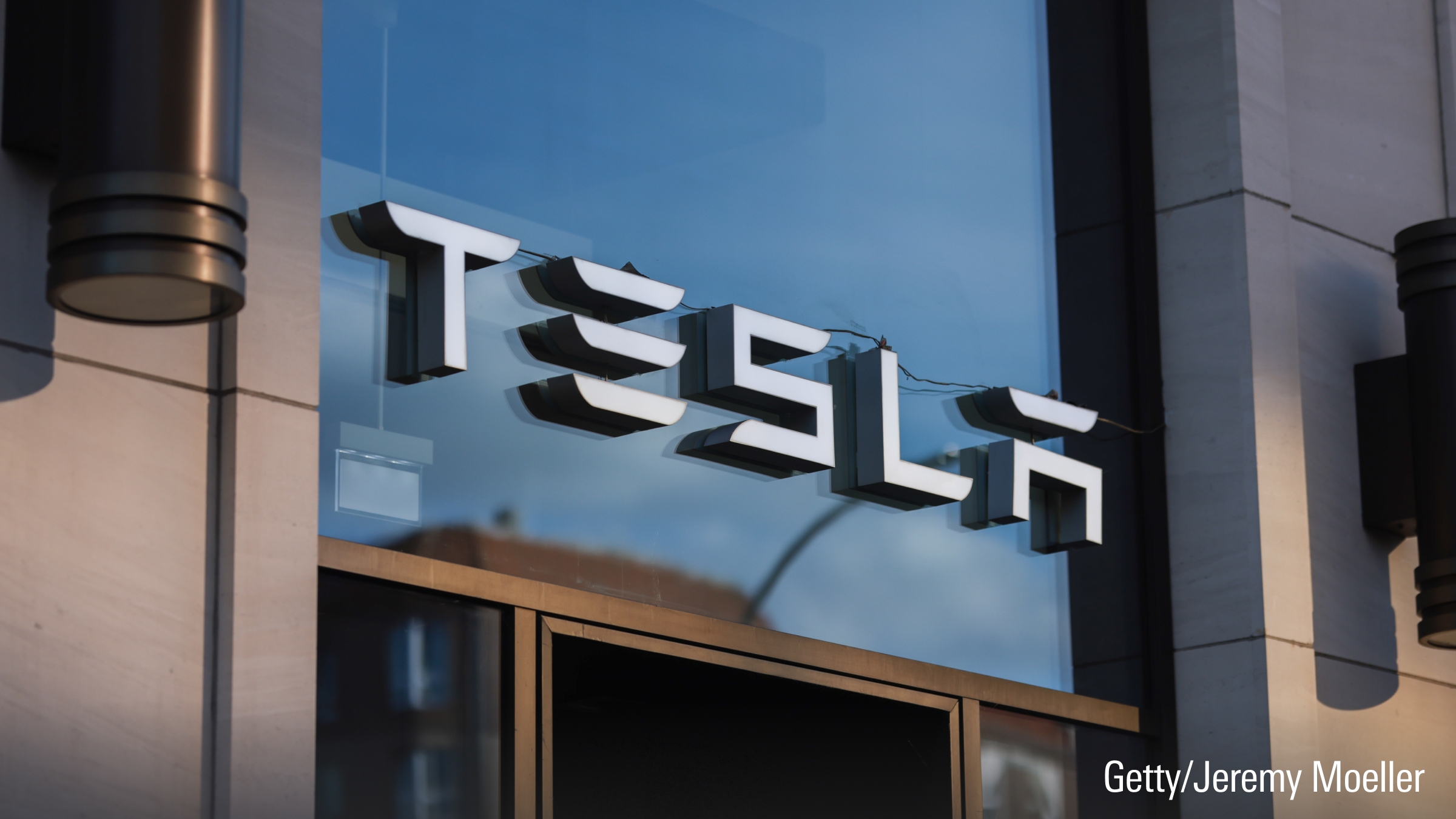 L'extérieur d'un magasin Tesla.