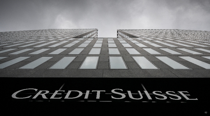 A photo of the facade of the Credit Suisse building.