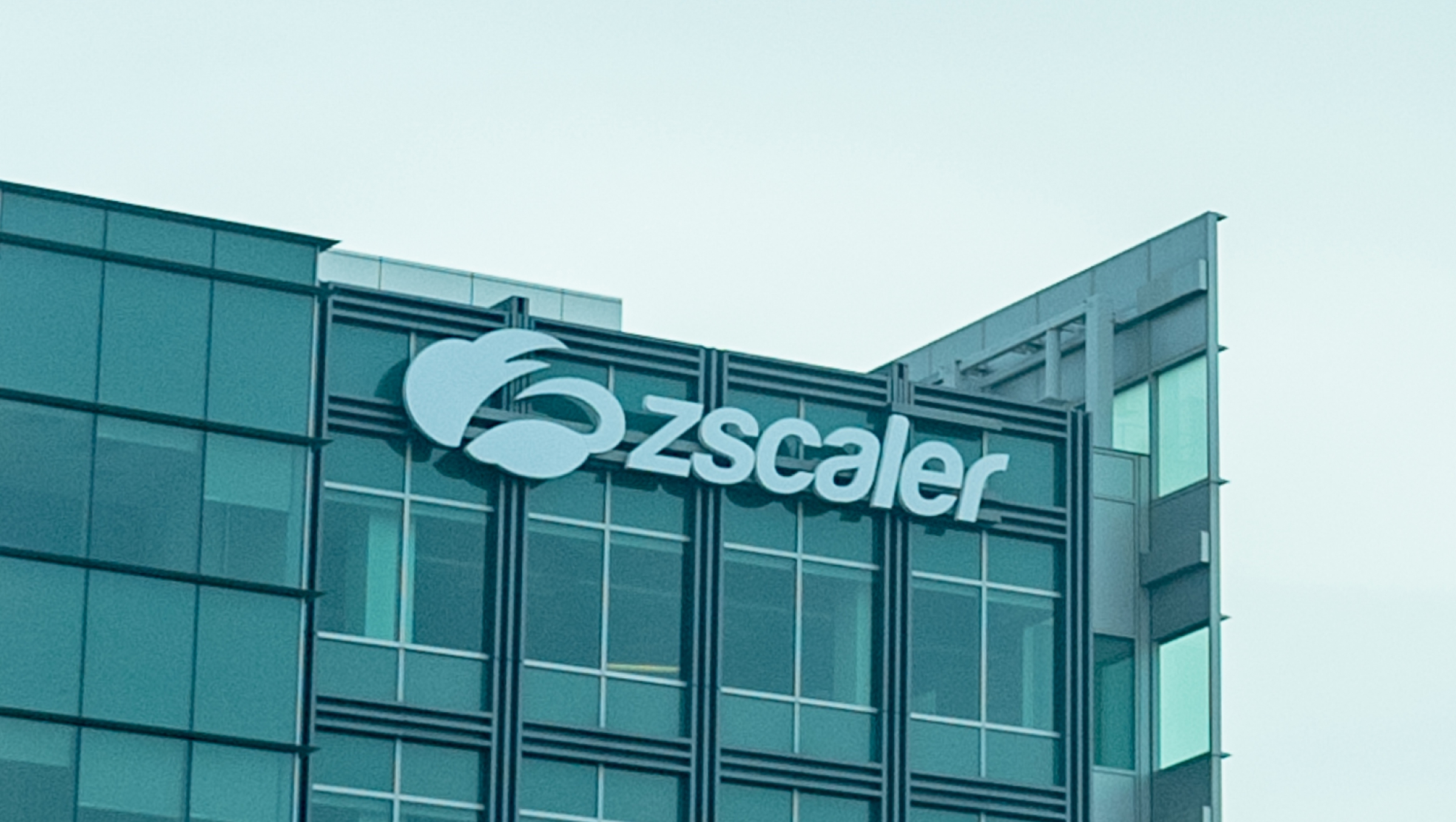Building with logo for ZScaler in the Silicon Valley.