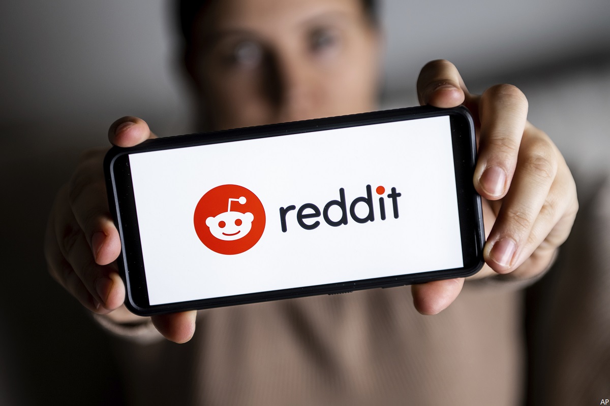 15 Canadian Redditors on Stocks vs. ETFs | Morningstar Canada
