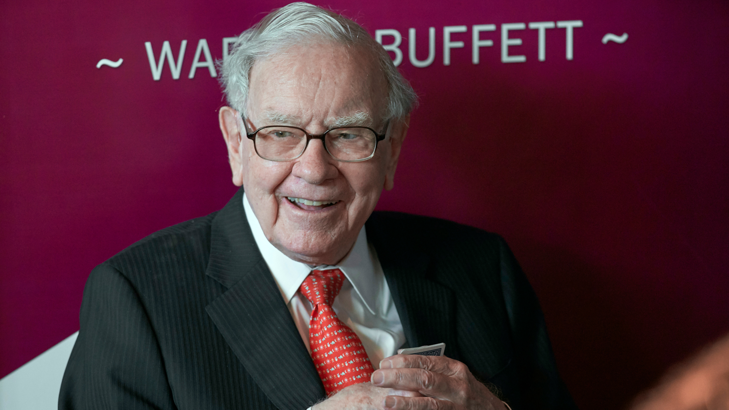 Warren Buffett Dismisses Concerns About Cash Holdings | モーニングスター