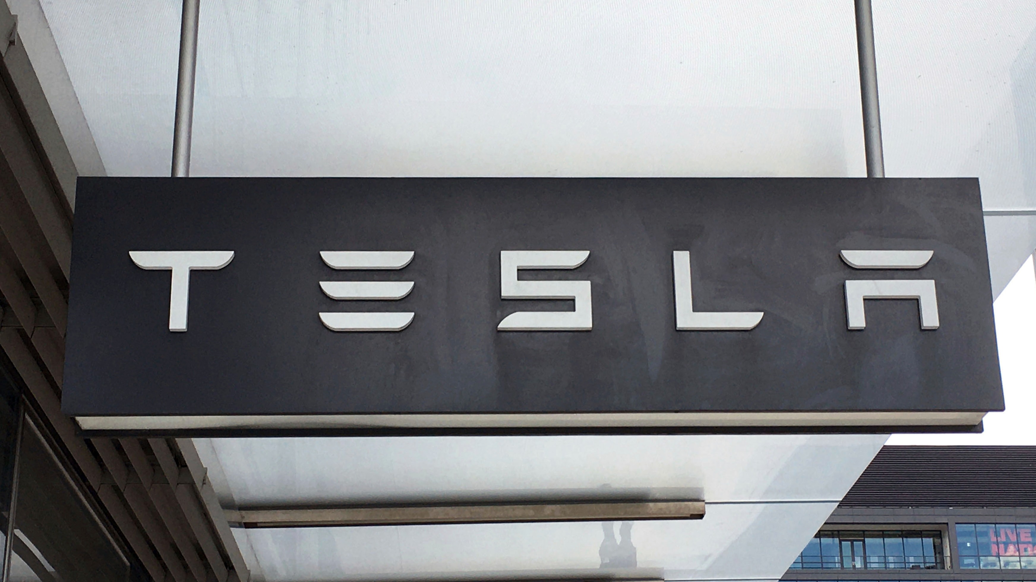 Tesla: Why We See Little Long-Term Impact from Cybertruck Recall