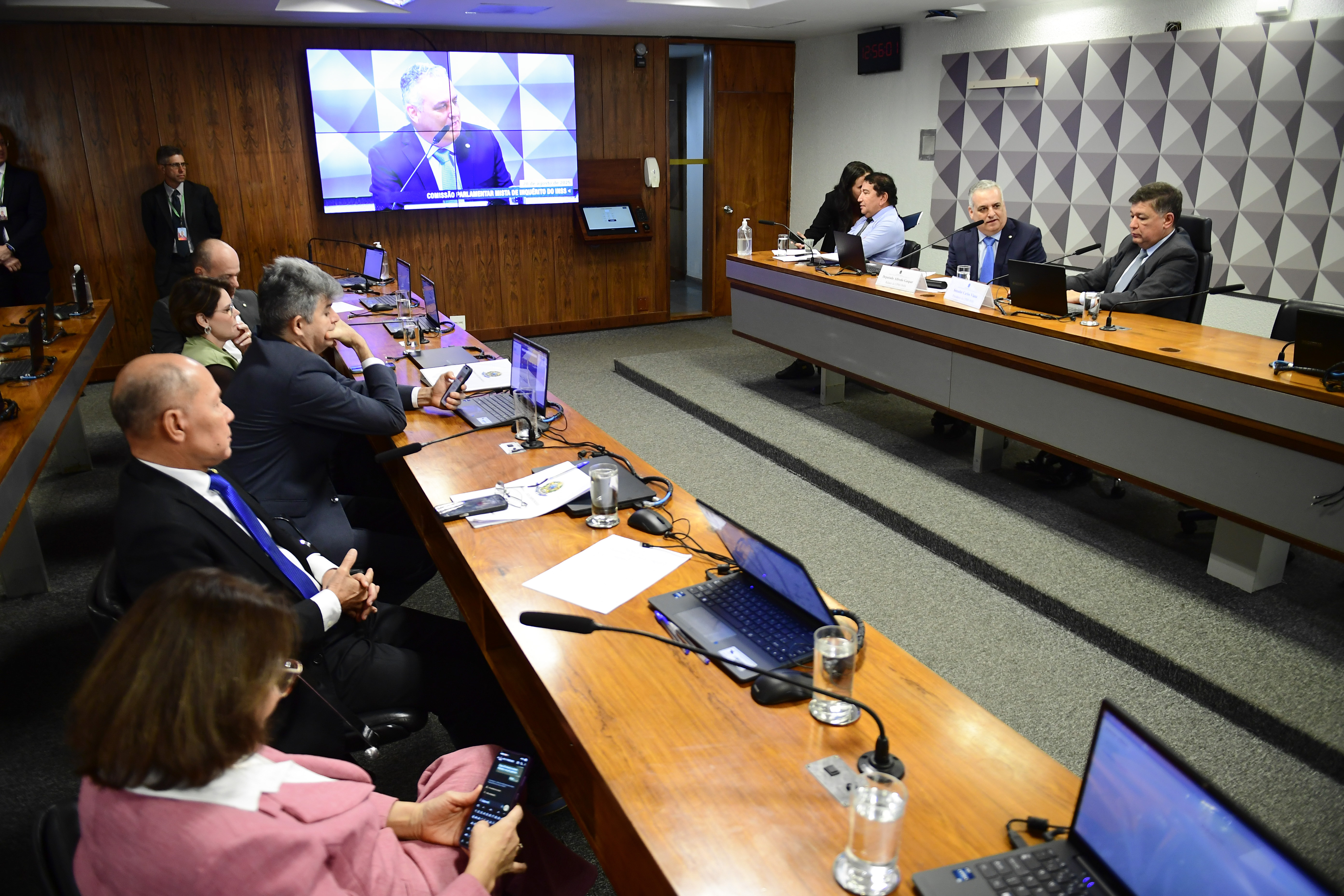 CPMI do INSS: mesmo com derrota na instalação, governo quer ficar com  vice-presidência – Noticias R7, image size:5568x3712