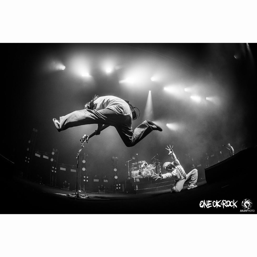 Oito anos de espera, uma noite de resistência: One Ok Rock faz