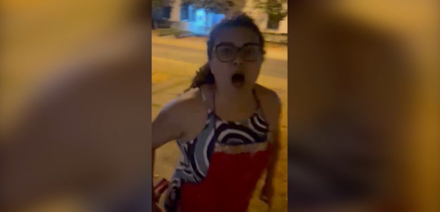 No DF, mulher se irrita com brincadeira e bate em crianças com cabo de rodo  – Noticias R7