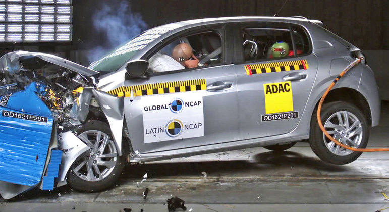 確認(* ᐕ)) Novo Peugeot 208 recebe duas estrelas em teste de colisão