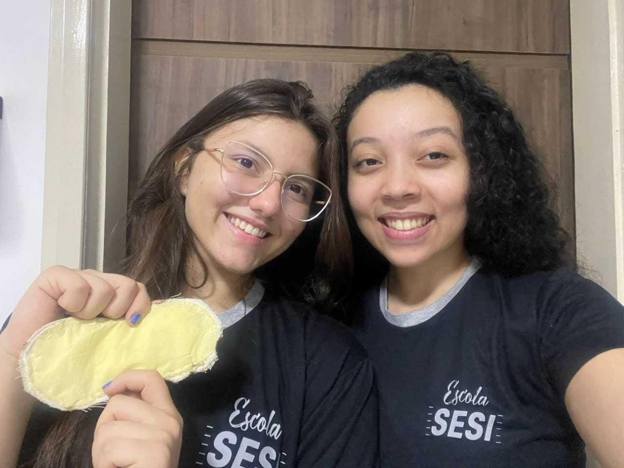 Alunas criam absorvente biodegradável feito com bagaço da cana-de-açúcar e  fibra de soja – Noticias R7, image size:1280x960