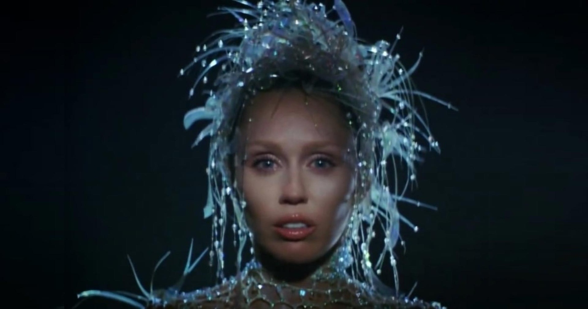 Ular meni mast holda porno filmda otkazib yuborishdi