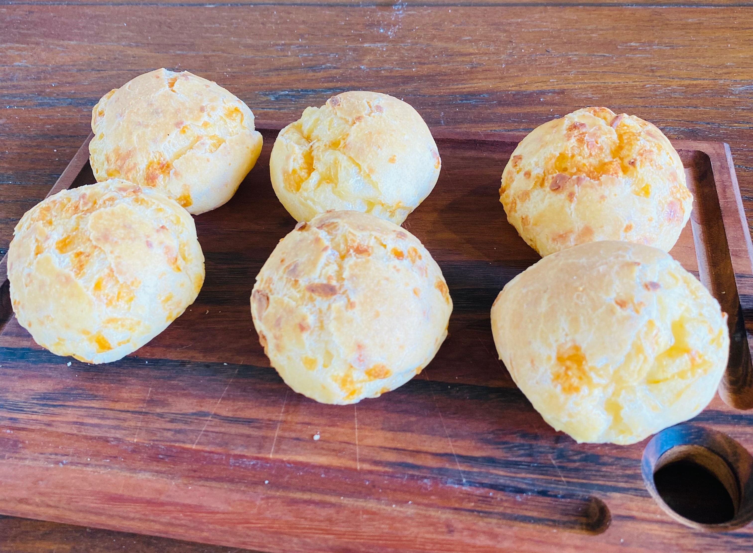 Prosa na Cozinha: Menina Veneno ensina a fazer um delicioso pão de queijo  com linguiça – Noticias R7