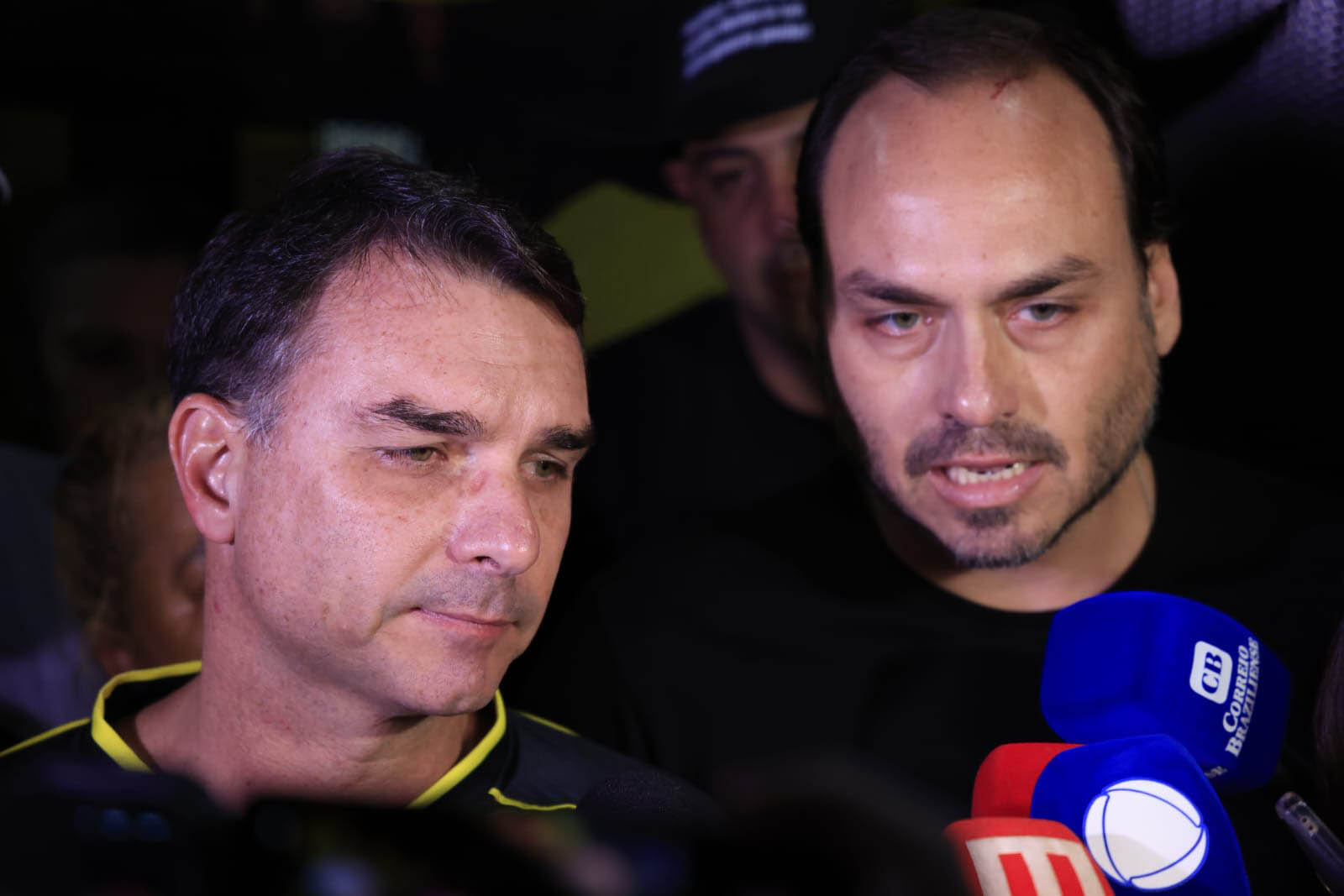Urgente! Filhos de Bolsonaro Visitam Ex-Presidente na PF: Saiba os Detalhes da Prisão e as Próximas Visitas