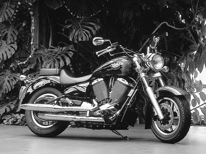 Thunder Road Comparison of the 1999 Victory V92C