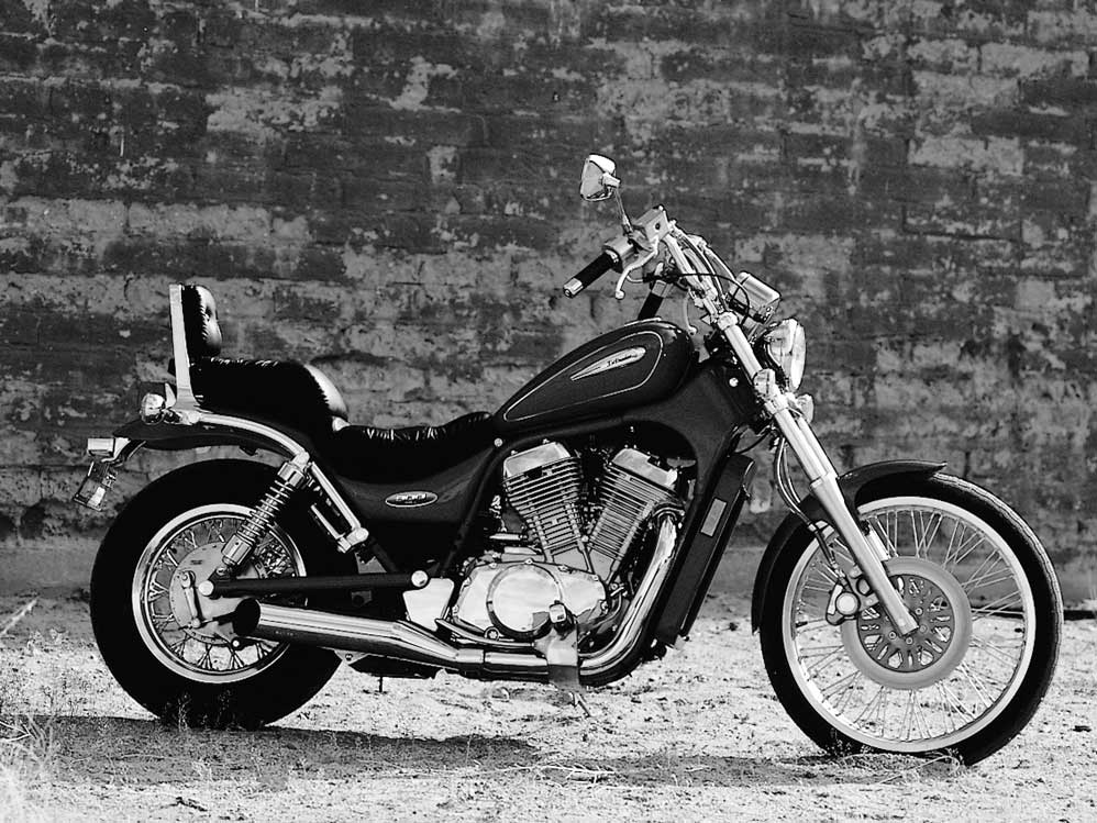 Suzuki Intruder 150  Suzuki, Suzuki bikes, Intruders