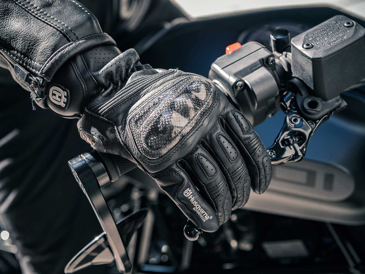 Husqvarna hot sale motorcycle gloves