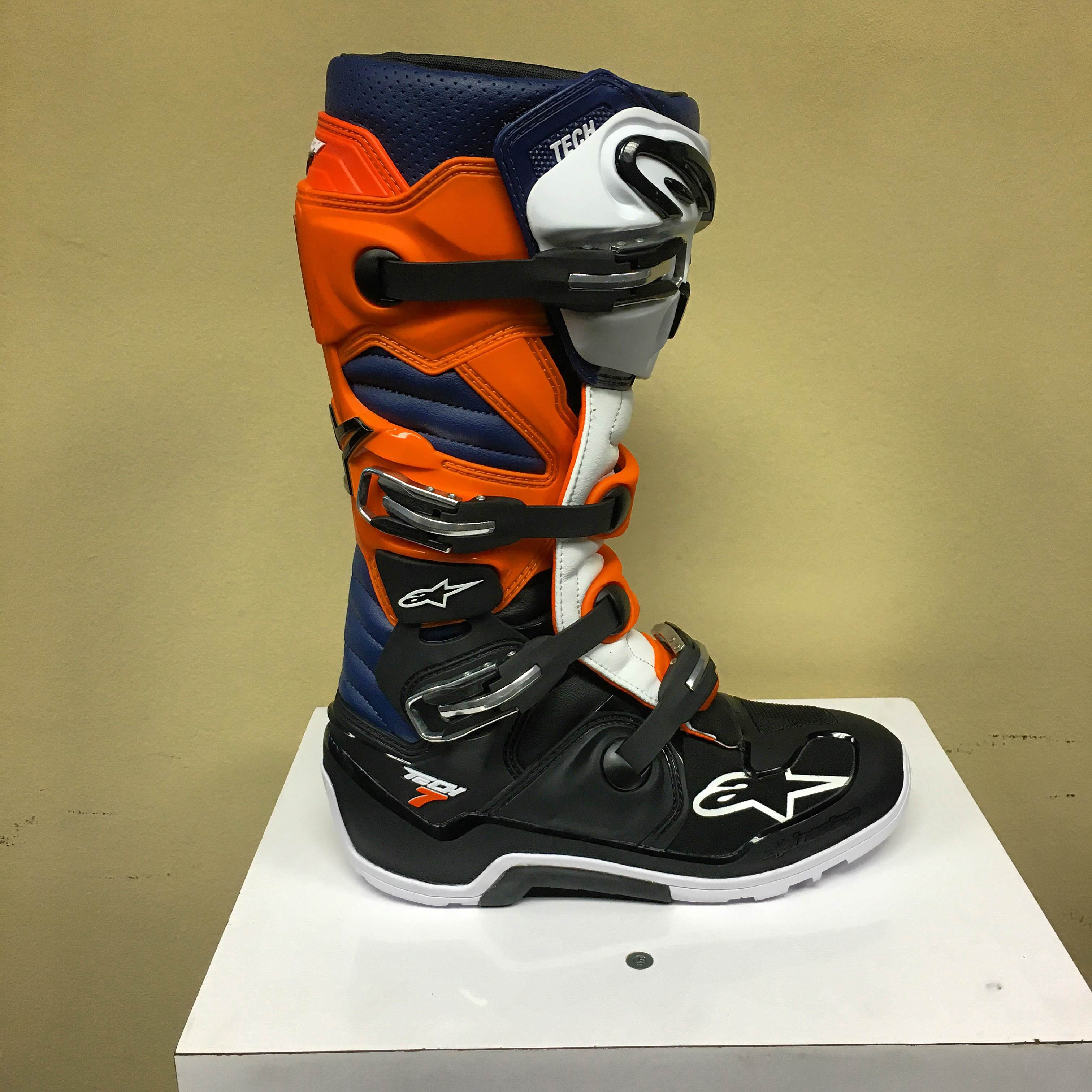 ダーツ papa New Alpinestars Boots for 2017! | Dirt Rider