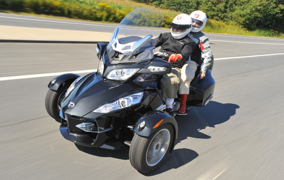2010 Can-Am Spyder RS specifications and pictures