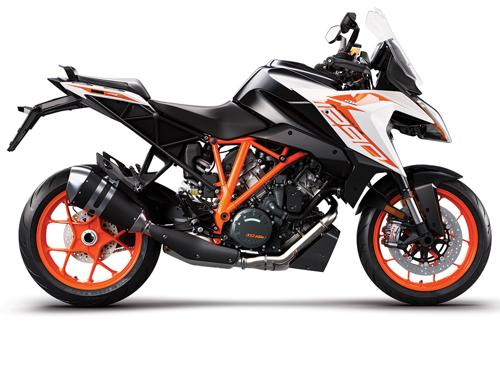 KTM純正アクラポ 1290GT 車検対応 2019 KTM 1290 Super Duke GT First Look | Motorcyclist