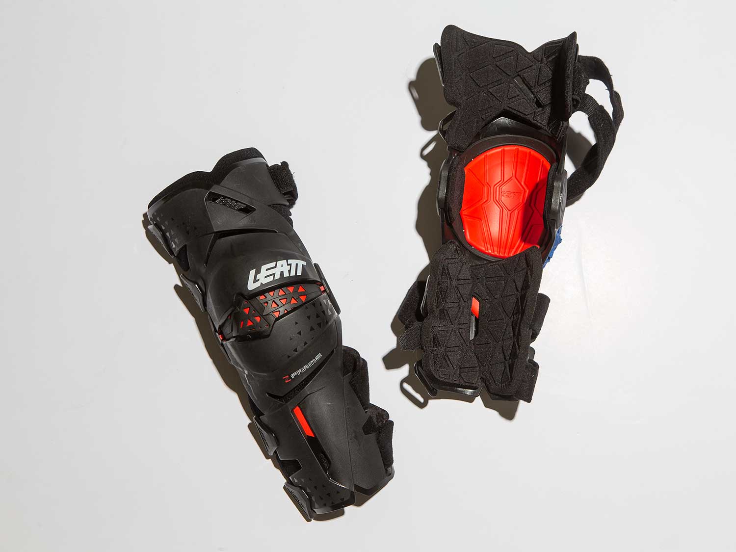 LEATT ニーブレース　Z-FRAME Leatt Z-Frame Knee Braces - Cycle Gear