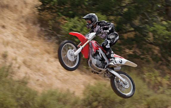 CRF 250: a moto off-road radical da Honda