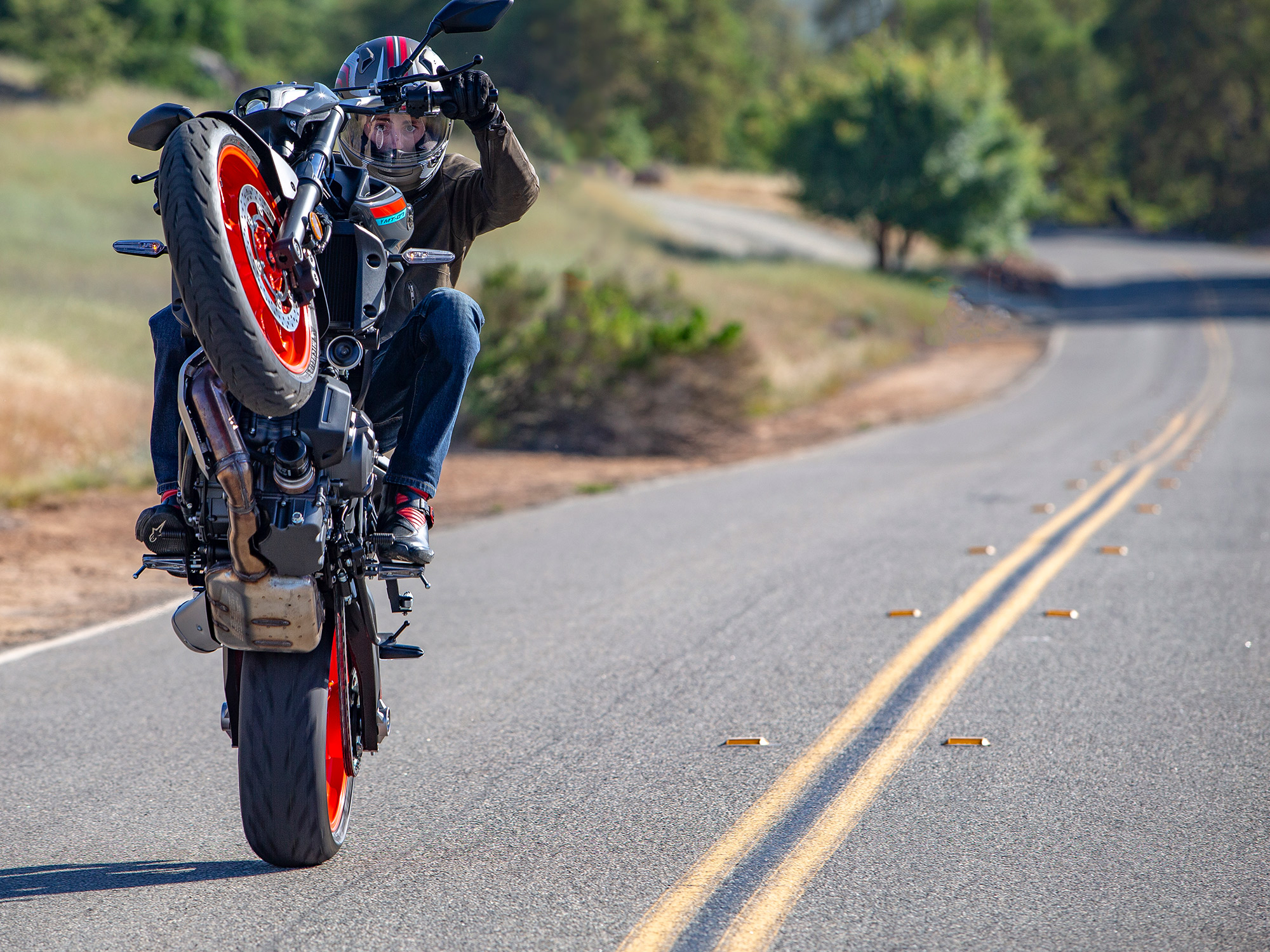 2021 Yamaha MT-07 first ride review - RevZilla