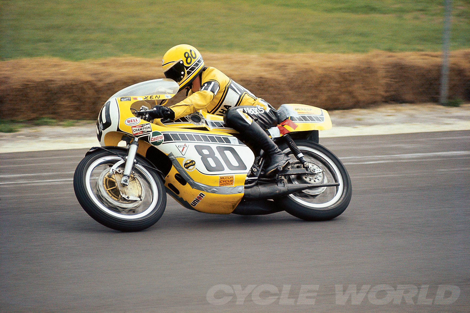 SR Archive: Kawasaki ZR1100 Custom Z-1 Replica | Cycle World