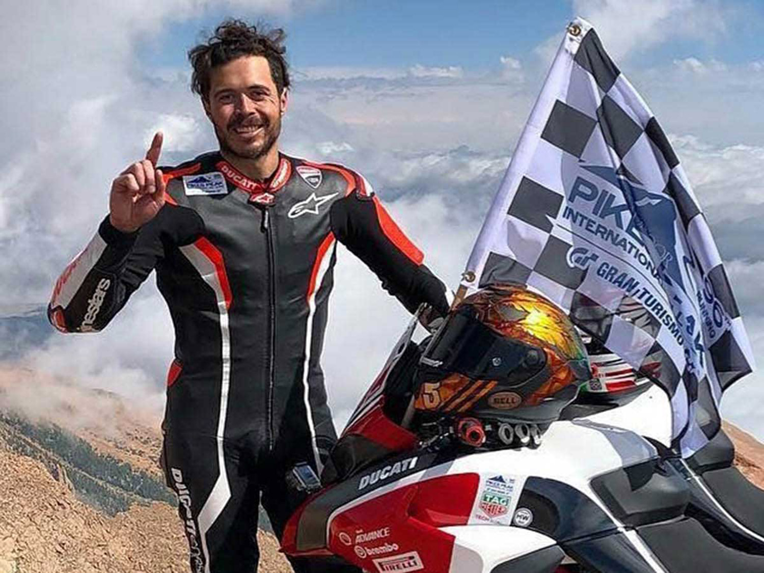 Carlin Dunne falece durante a Pikes Peak International Hill Climb - Ducati  - Notícias - Andar de Moto