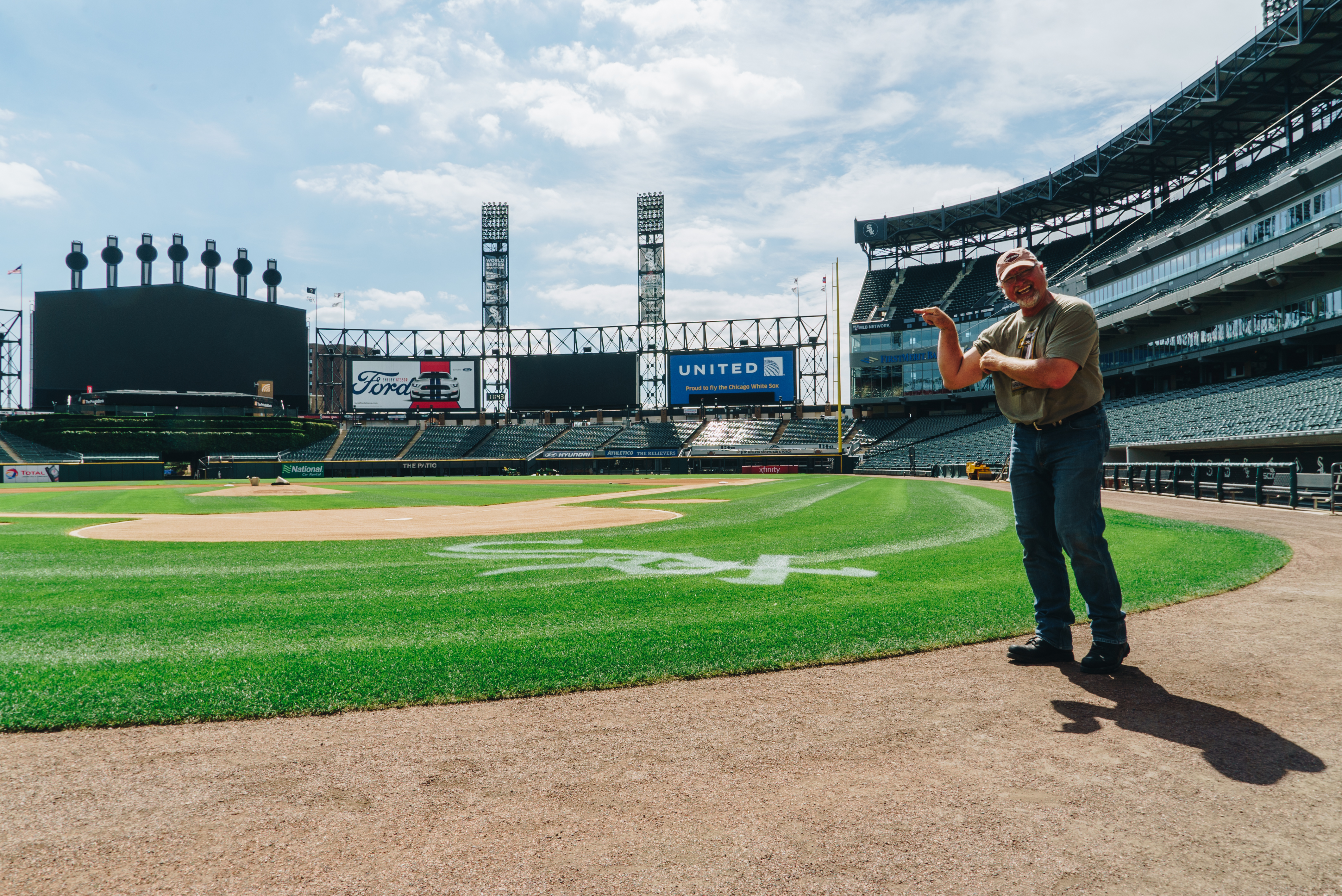 Eccentric fan 'Marlins Man' takes liking to Pirates games at PNC