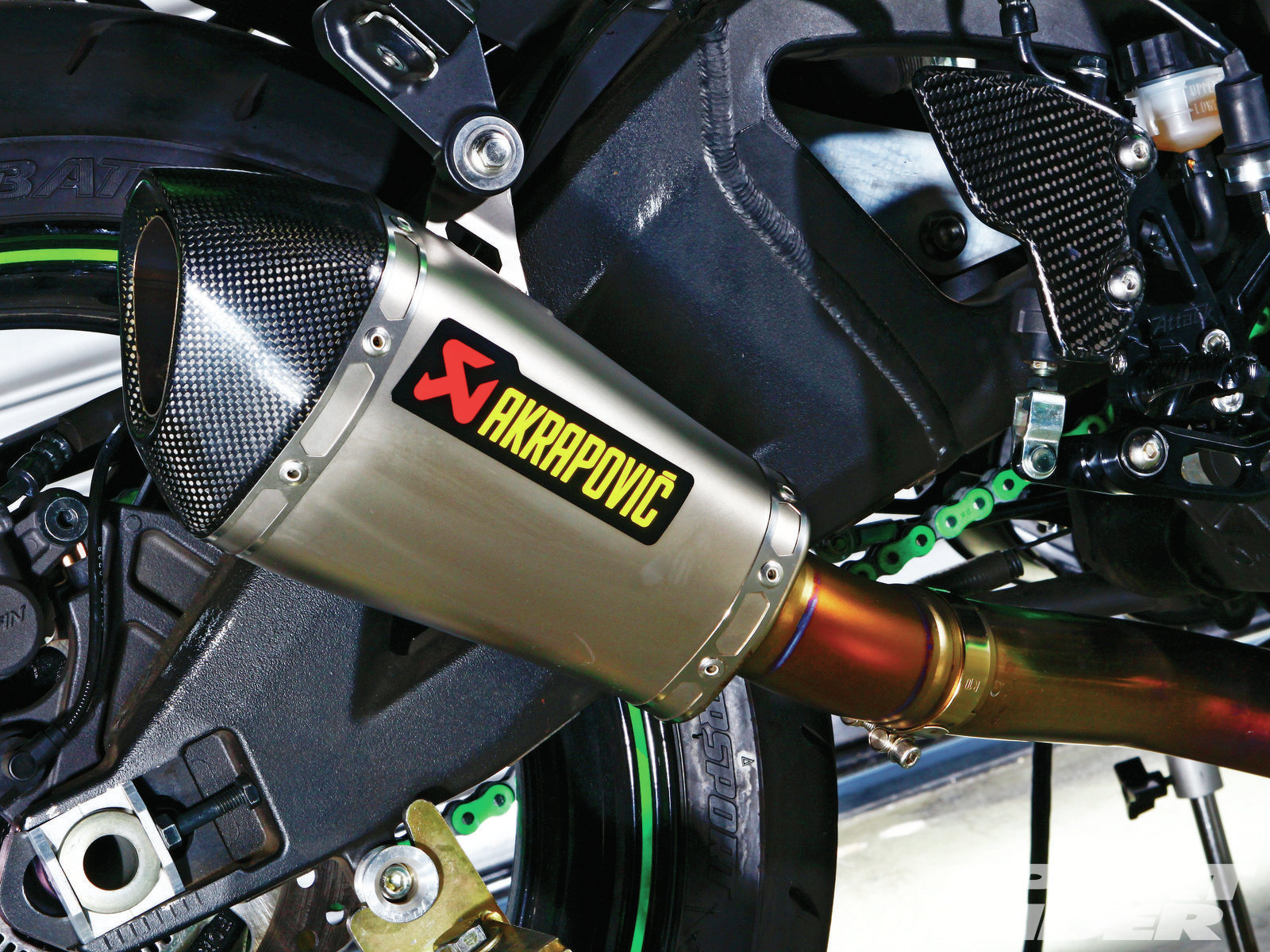 Kawasaki ZX-10R Reflashed ECU, Attack Rearsets, Akrapovic 