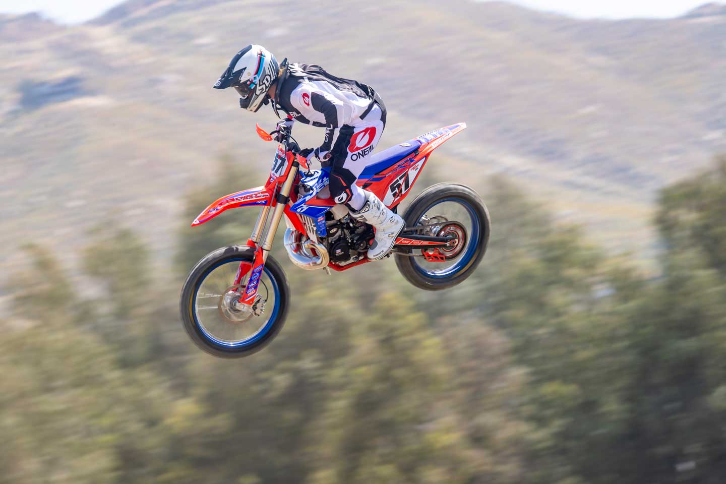 FIRST LOOK! 2024 BETA 450RX MOTOCROSS PROTOTYPE - Motocross Action