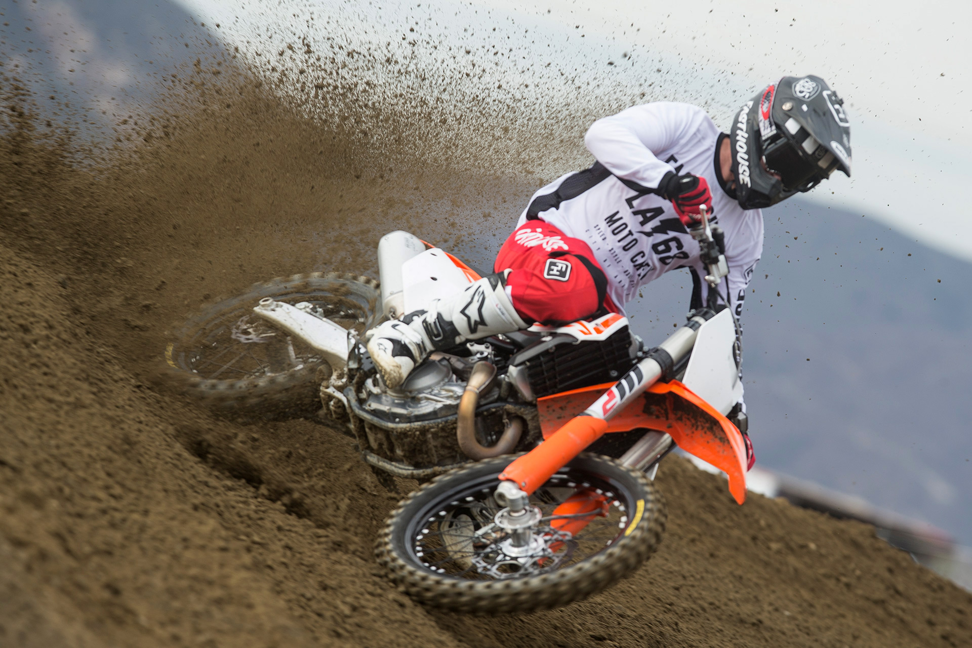 2017 KTM 450 SX-F Motocrosser First Ride Review | Cycle World 2017 KTM 450 SX-F Motocrosser First Ride Review | Cycle World
