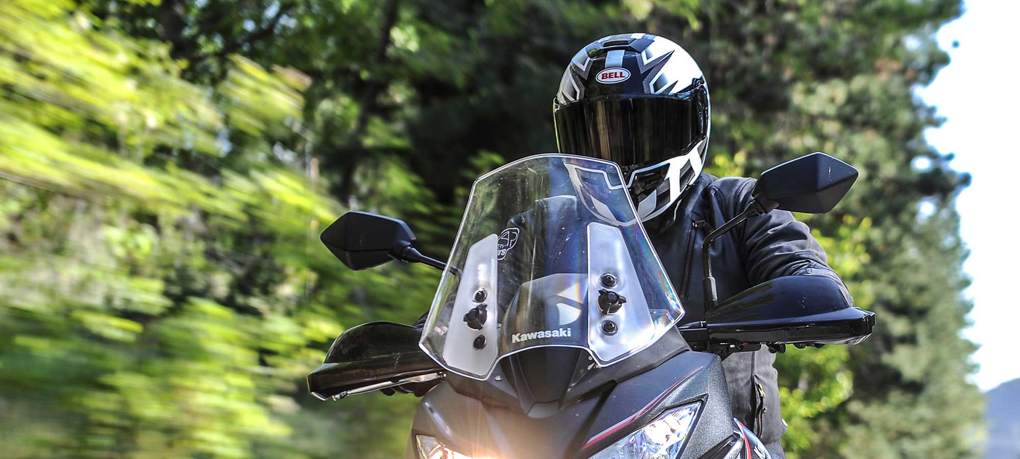 bell transformers bike helmet Super DH Spherical SM Fasthouse Matte/Gloss White/Black the expanded foam liner absorbs energies from a hit to the head during a crash Bell Super 2R MIPS Star
