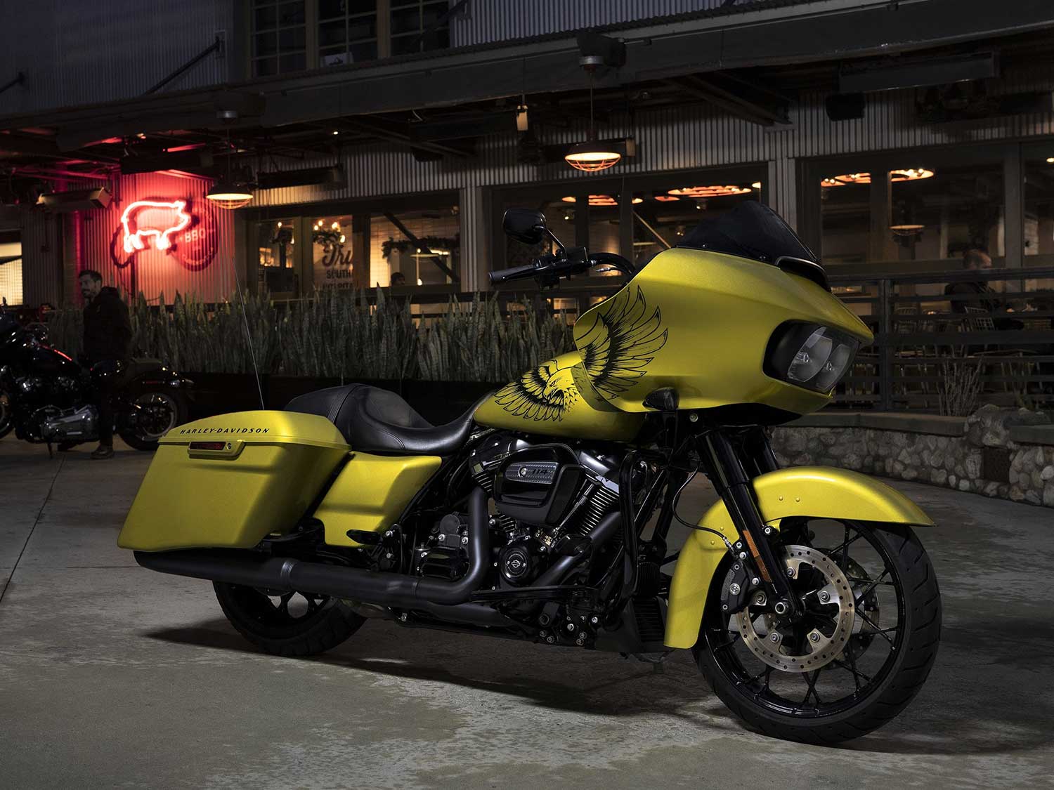 2020 screamin eagle road glide