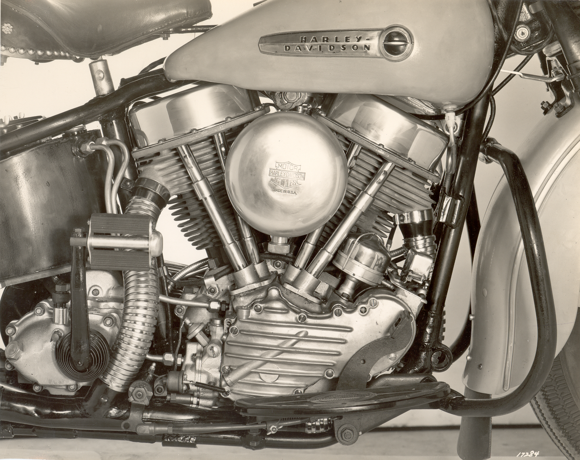 Harley Davidson Panhead V Twin Motorcycles History Of The Big Twin Cycle World