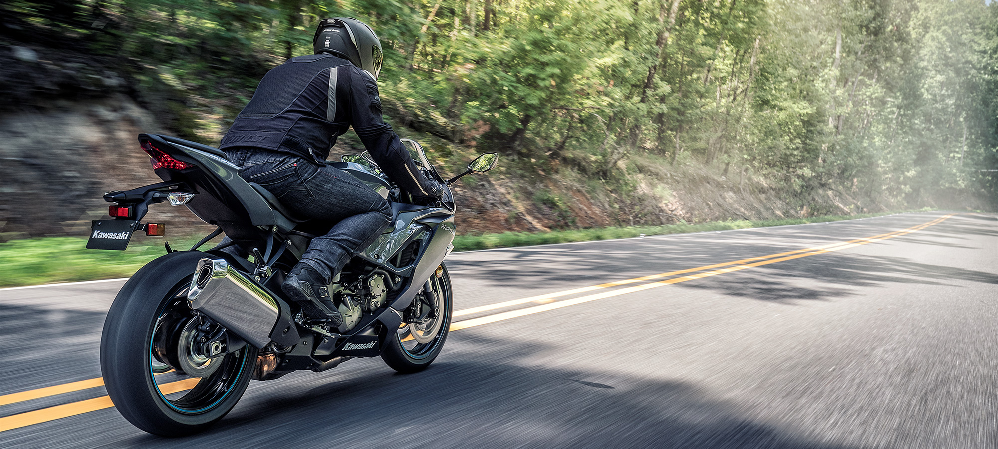 2019 Kawasaki Ninja ZX-6R First Look | Motorcyclist