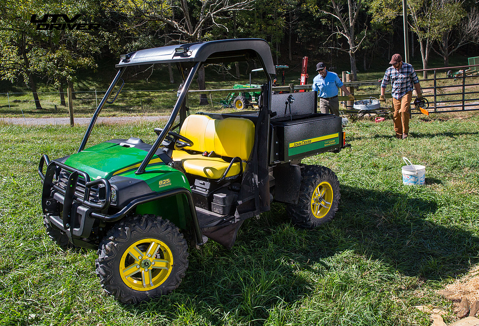 John deere deals 825i