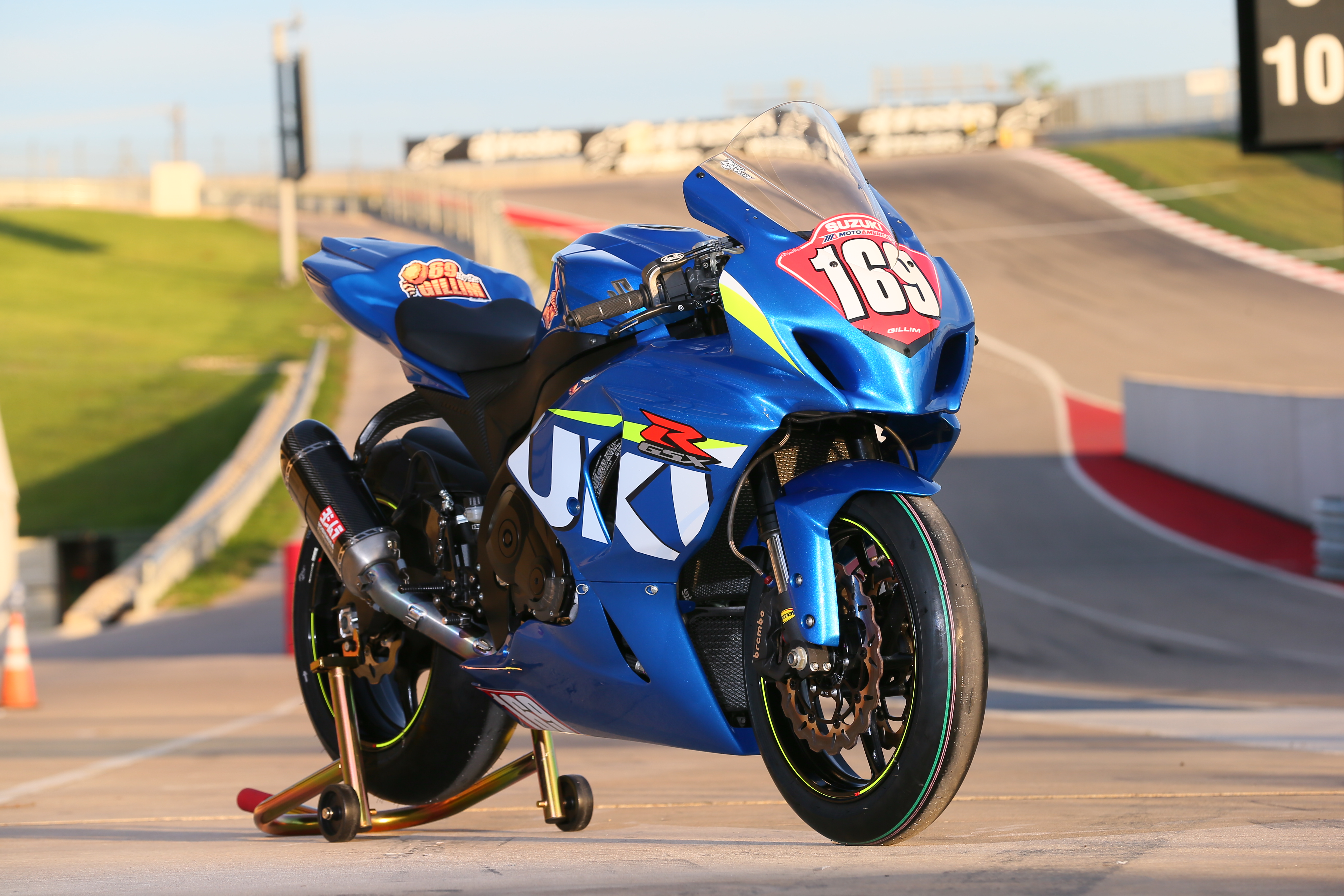 Here S The Difference Between Superbike And Superstock 1000 Spec Bikes In Motoamerica Cycle World