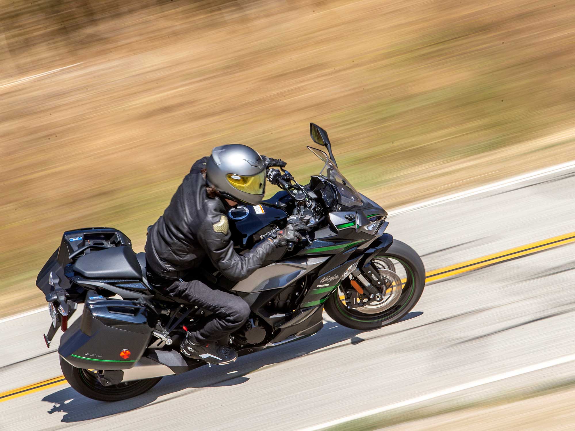 Kawasaki Ninja 1000 SX – The thinking man's Ninja for the real world - ZA  Bikers