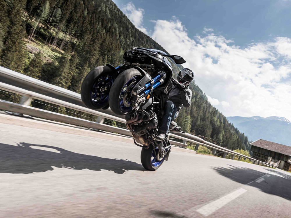 Surprise! Yamaha's Niken Does Wheelies And Rides Like A Regular ...