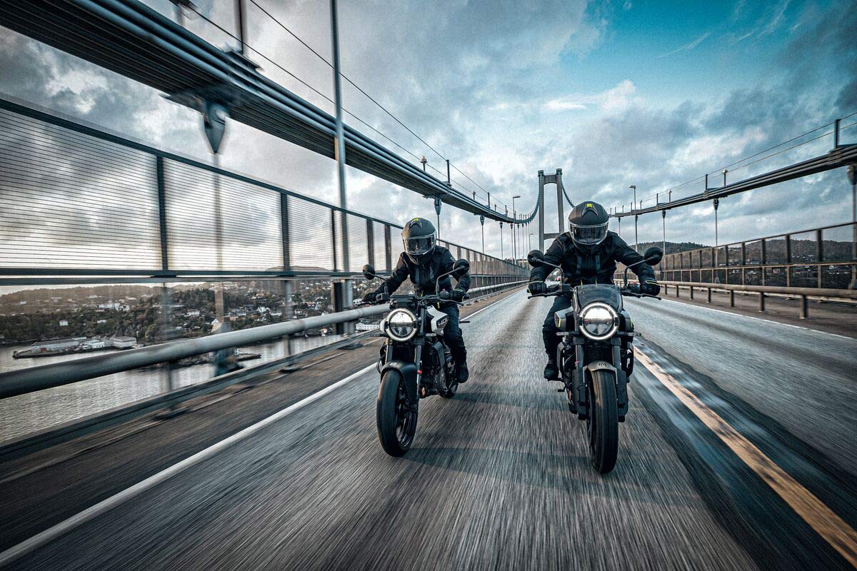 プッコ　ブラック　ホワイト 2024 Husqvarna® Vitpilen 401 | Broward Motorsports Miami