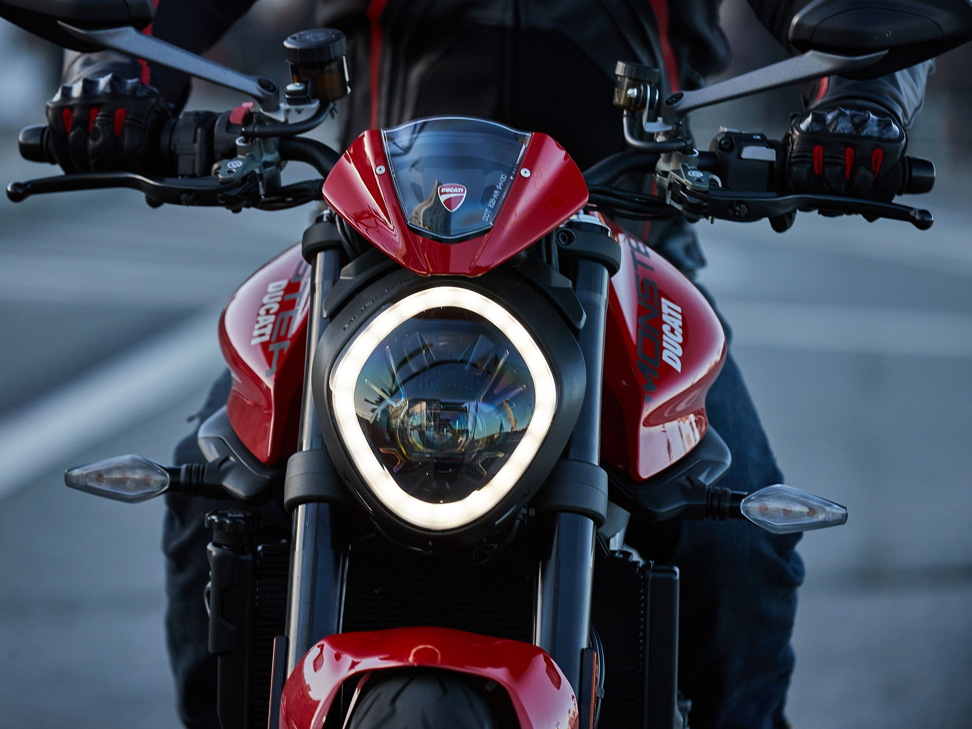 Ducati best sale monster 2021