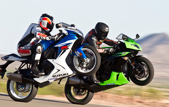 鈴木 Kawasaki ZX-6R vs. Suzuki GSX-R600 Comparison Test- Motorcycle