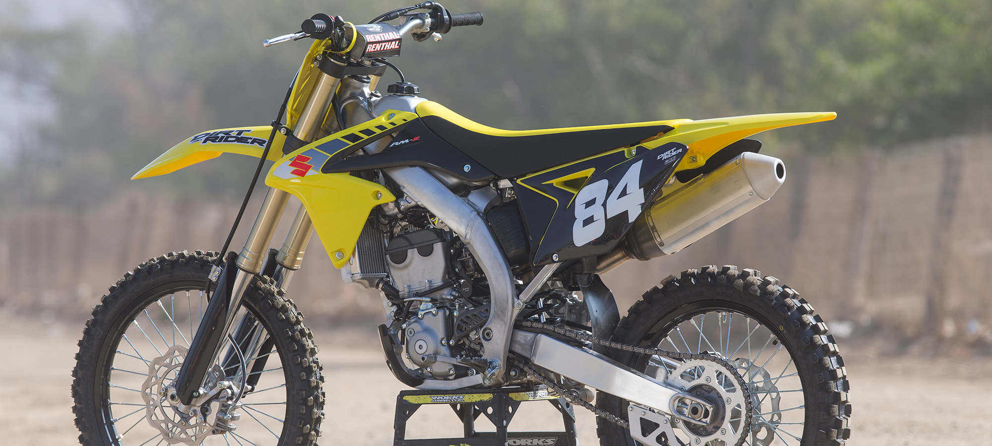 ジムニー MXA RIDES CYCRA'S JGRMX 2017 SUZUKI RM-Z450 - Motocross Action