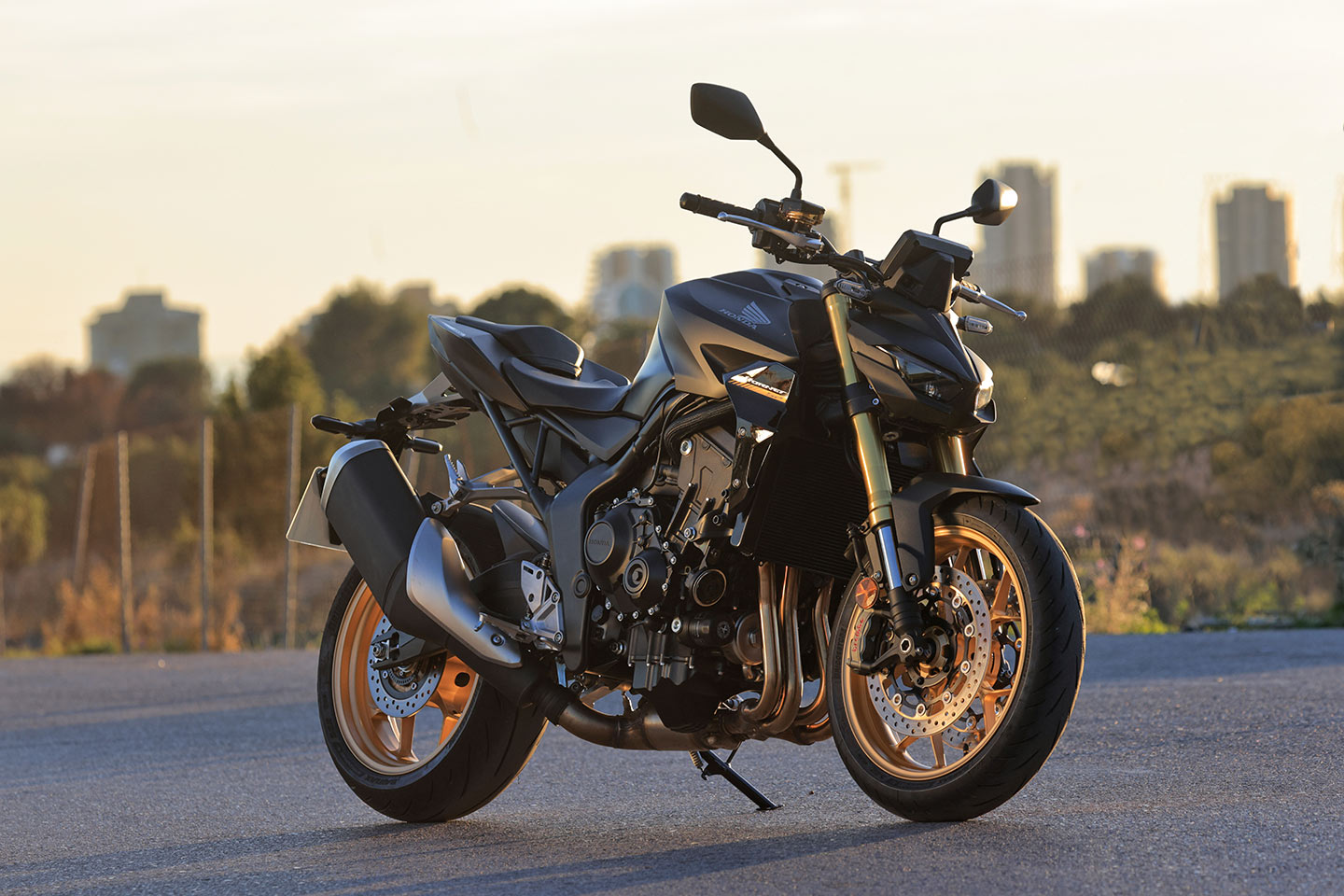 2025 Honda CB1000 Hornet SP Review | Motorcyclist