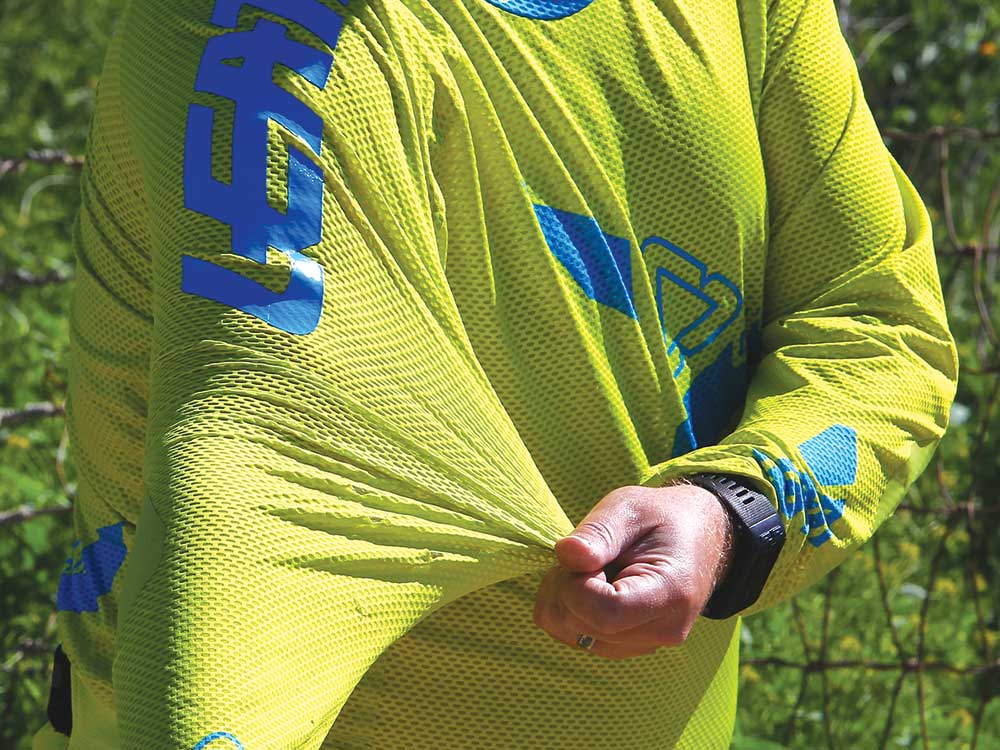 Leatt GPX 5.5 Ultraweld Jersey and 5.5 IKS Pant Review | Dirt Rider