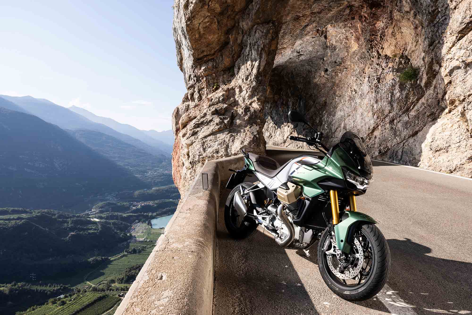 EVOTECH Moto Guzzi V100 Mandello (2023+) Phone / GPS Mount Quad Lock –  Two Wheels Hero
