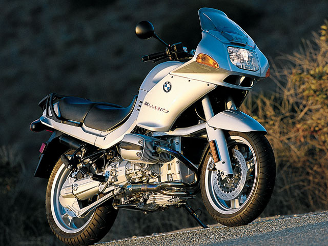 2000 BMW R1100RS Special Edition | Short Shift | Motorcyclist