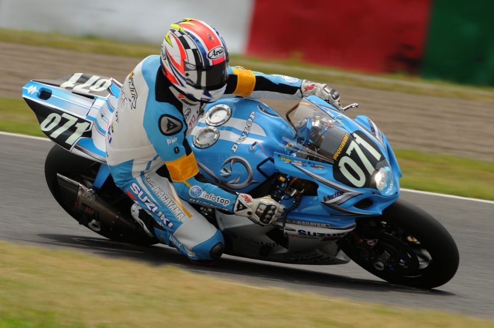 Kevin Schwantz On Podium At Suzuka 8 Hour | Motorcyclist