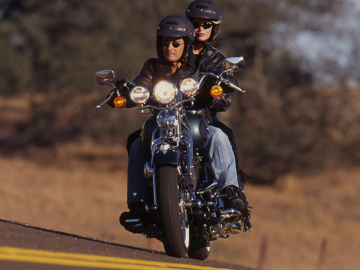 激レア✨ハーレーダビッドソン Y2K ジップアップ 00s リアルストーン 激レア✨ハーレーダビッドソン Y2K ジップアップ 00s リアルストーン