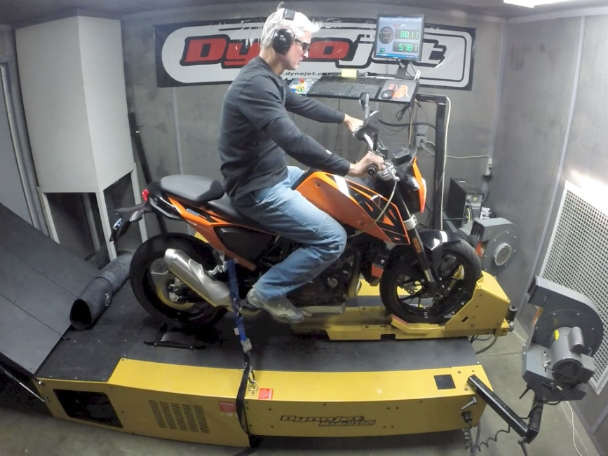 2016 KTM 690 Duke DYNO TEST VIDEO | Cycle World