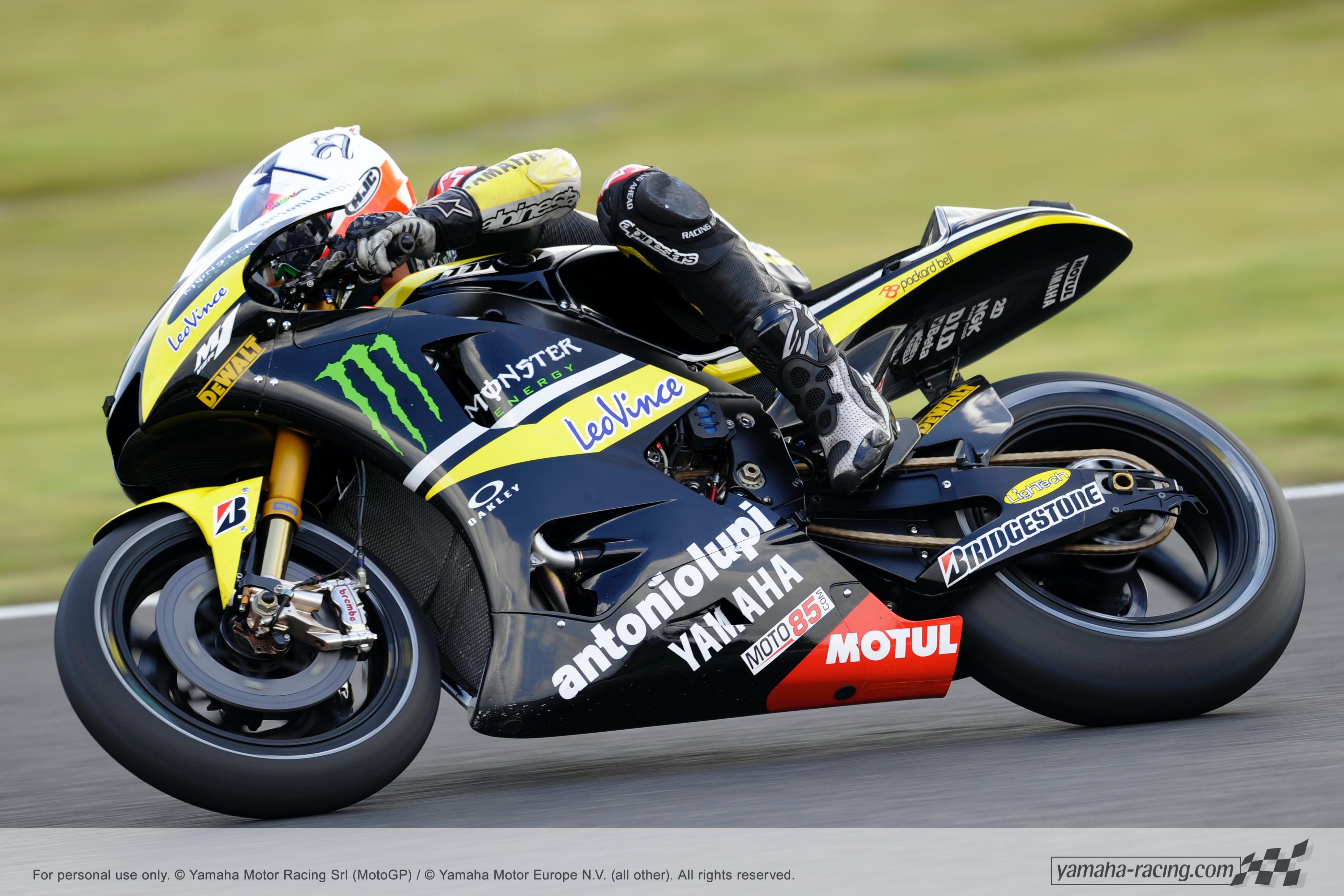 YAMAHA MotoGP FIAT VOX⁈ Rossi Back on Podium as Fiat Yamaha Fight it Out at Motegi