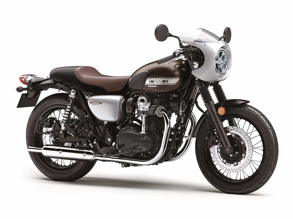 2019 Kawasaki W800 Café First Look | Motorcyclist
